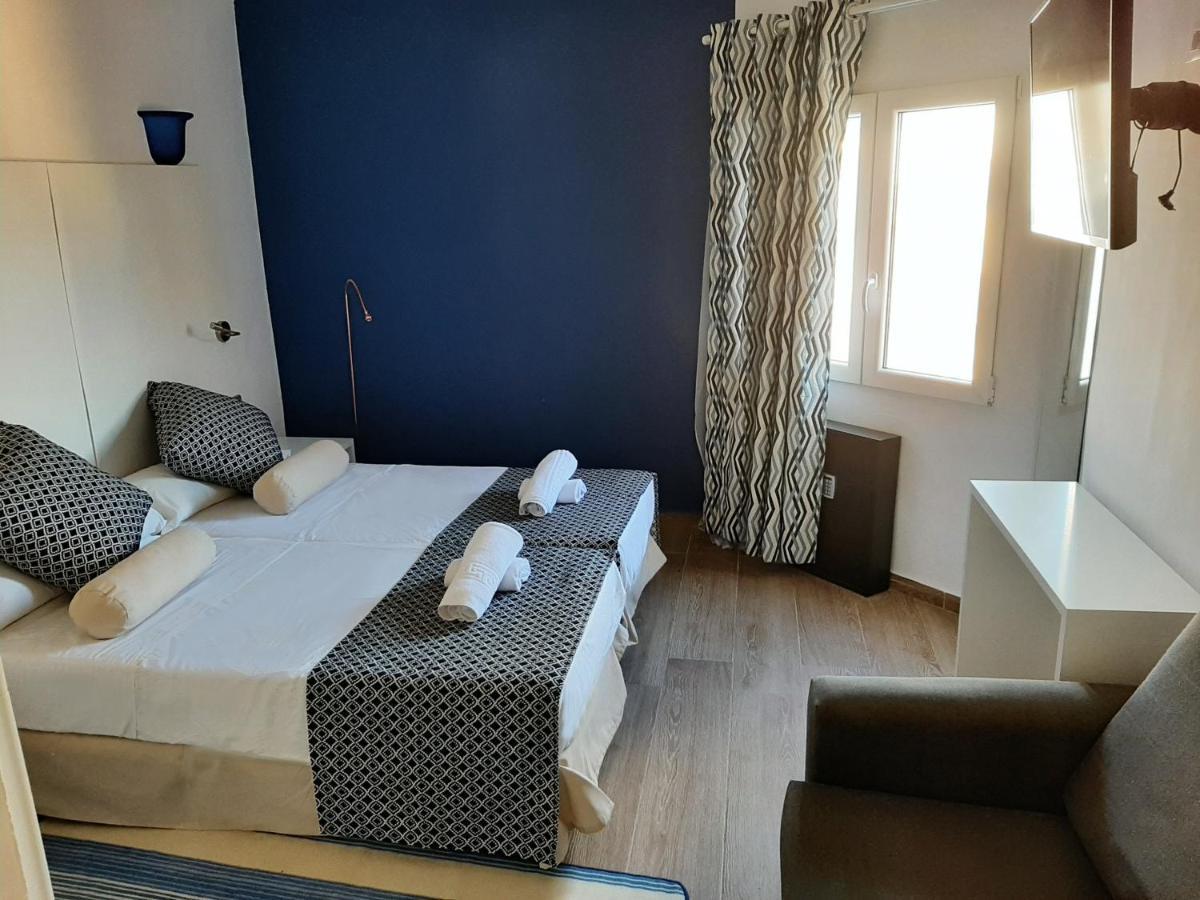 Modern Hostal Cala Ratjada  Exterior photo