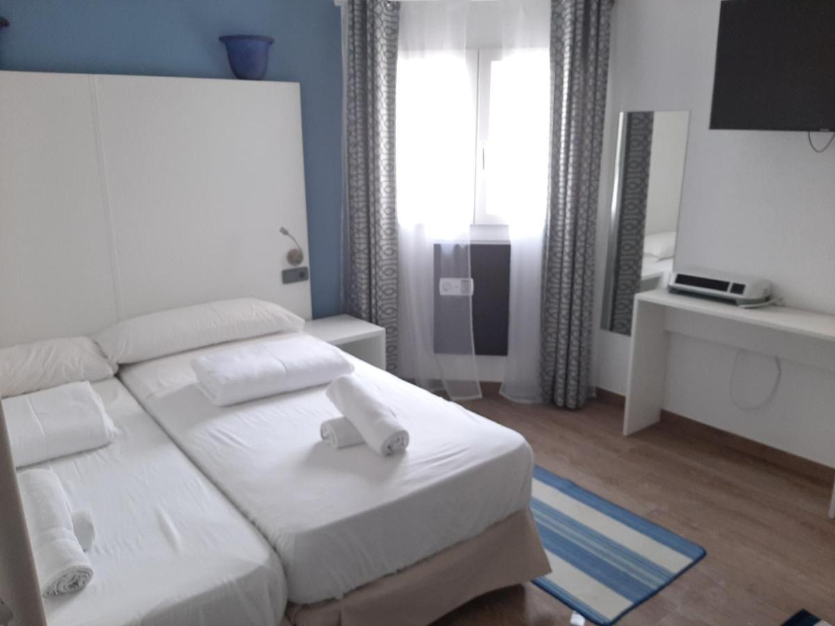 Modern Hostal Cala Ratjada  Exterior photo