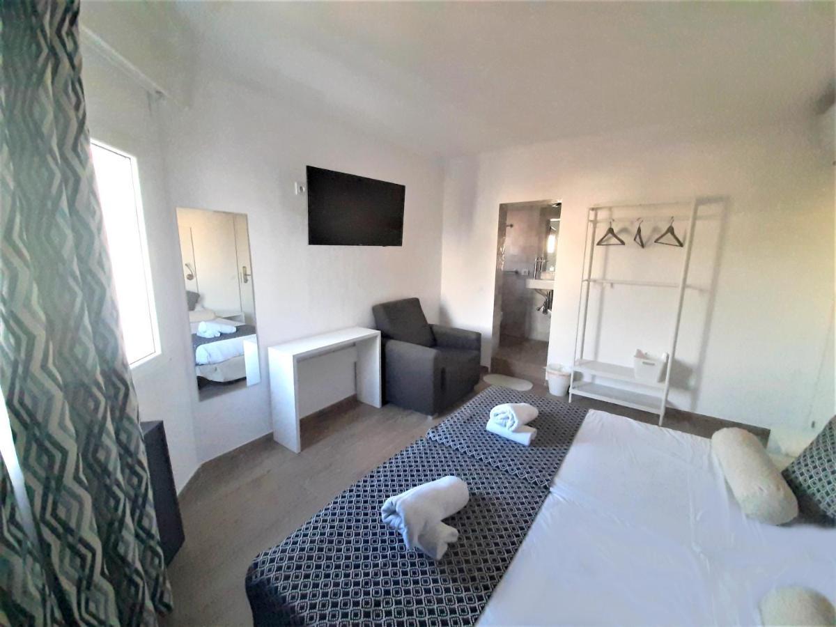 Modern Hostal Cala Ratjada  Exterior photo