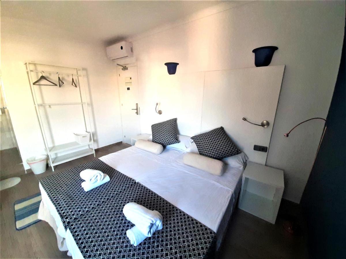 Modern Hostal Cala Ratjada  Exterior photo