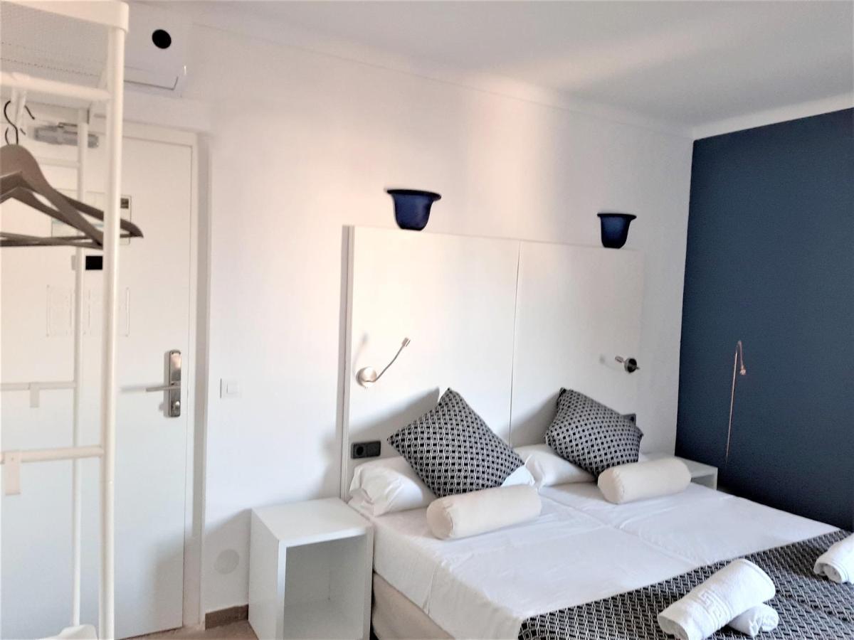 Modern Hostal Cala Ratjada  Exterior photo
