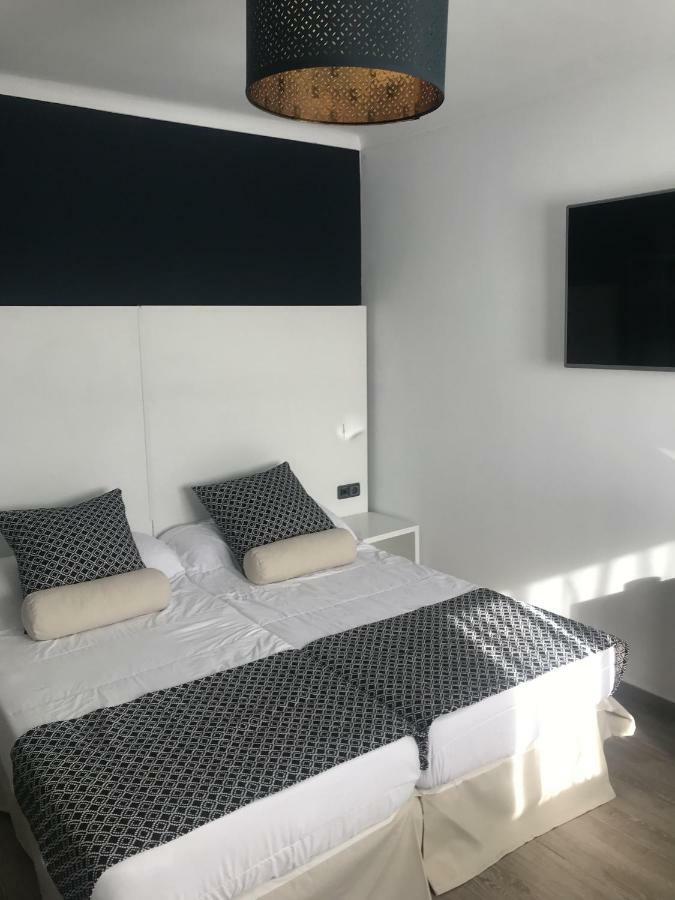 Modern Hostal Cala Ratjada  Exterior photo